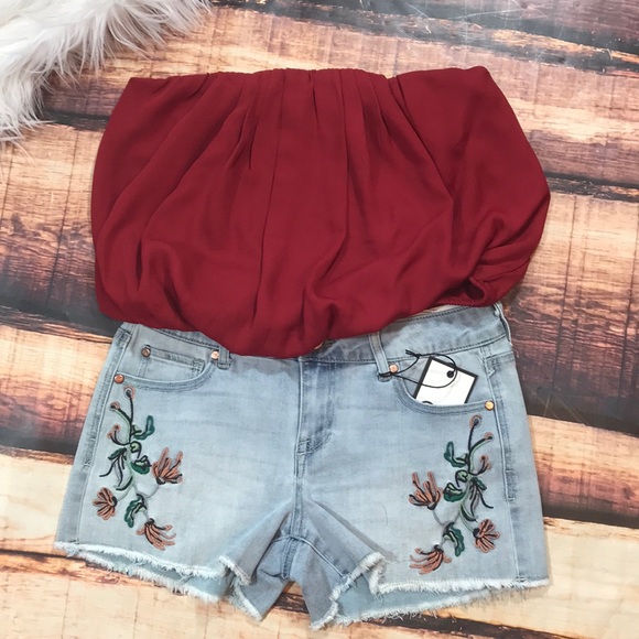 Tops - Sale << Burgundy Wine Tube Crop To Ruffle >>